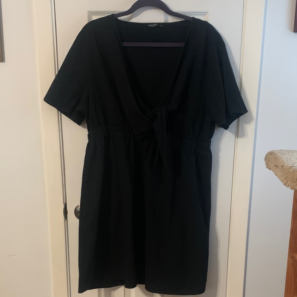 SHEIN Black Tie-Front dress